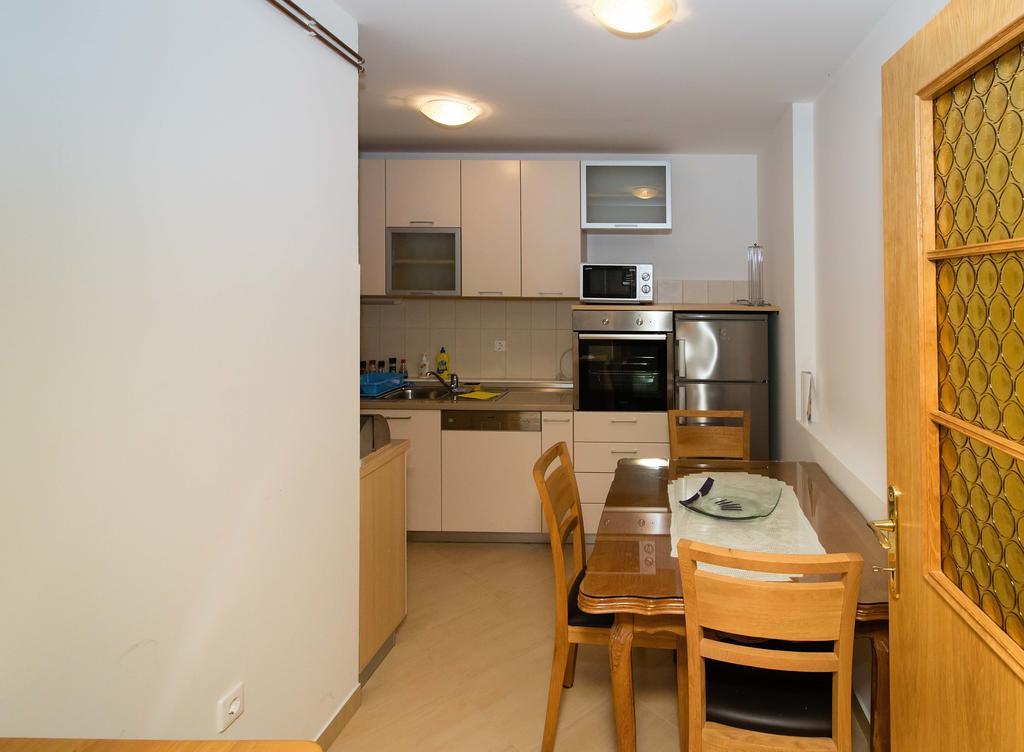 Apartment Peran Шибеник Экстерьер фото
